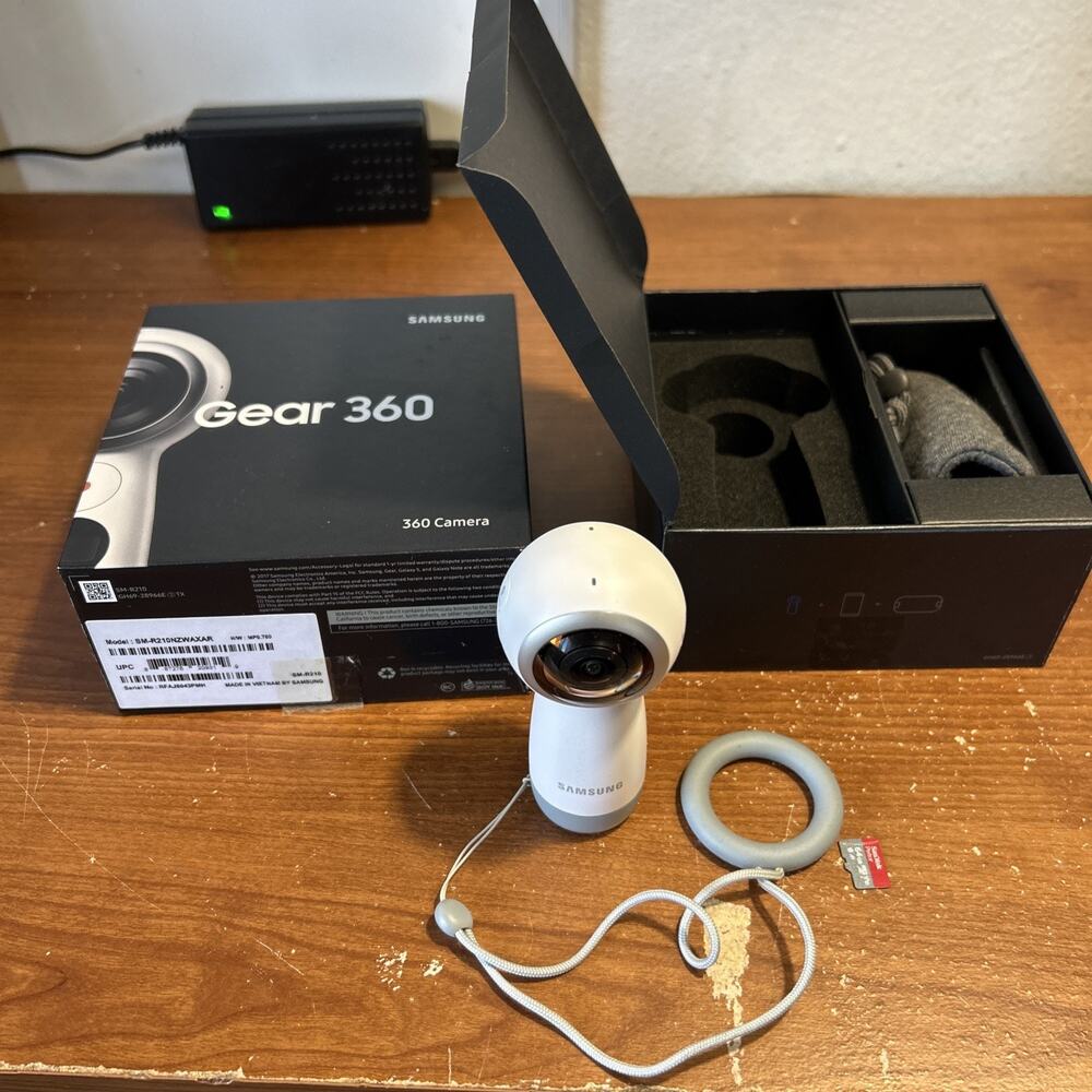 Samsung Gear 360 Spherical Cam 360° 4K Camera ‎SM-R210 Excellent Condition